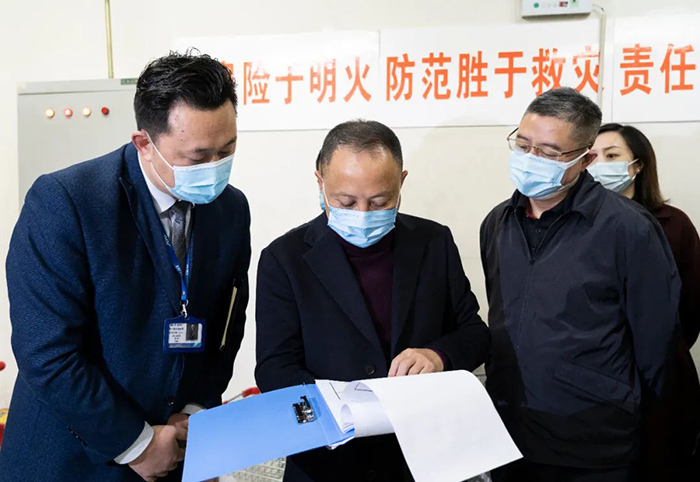 何树平在成都督导调研春节期间建筑施工、物业服务小区疫情防控和安全工作