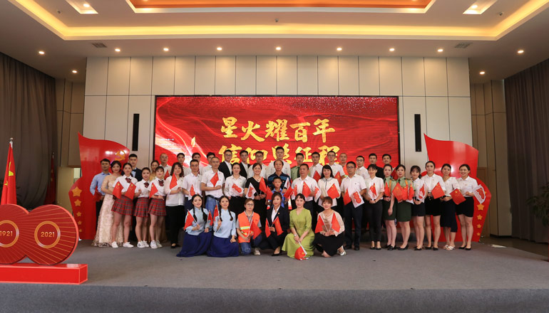 省质监协会受邀参加会员单位成都建工二建公司红色经典诵读活动